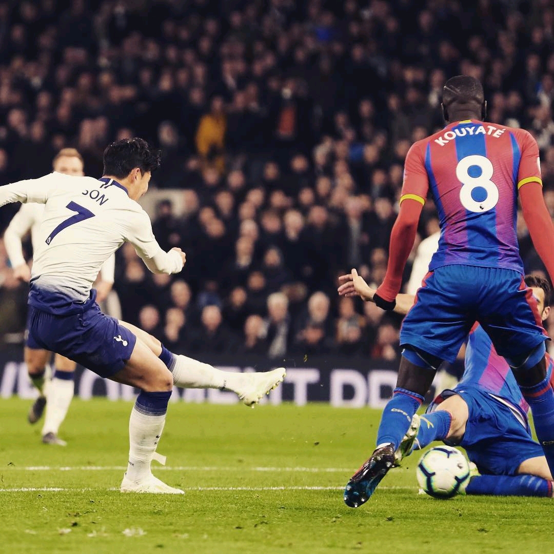 的右后卫 的右后卫